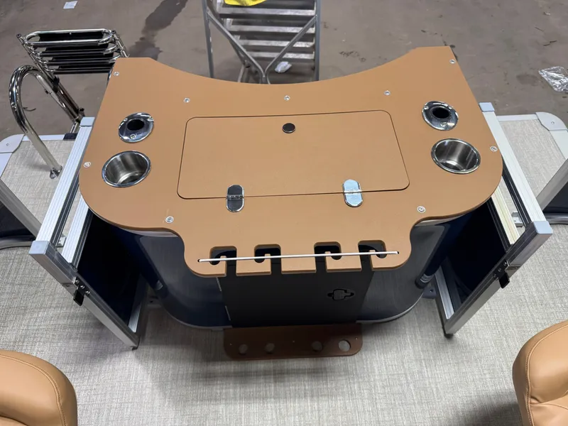 Slide: The Image of Tahoe Sport 2385 Rear Fish & Honda 4-Stroke EFI 2026 - 21