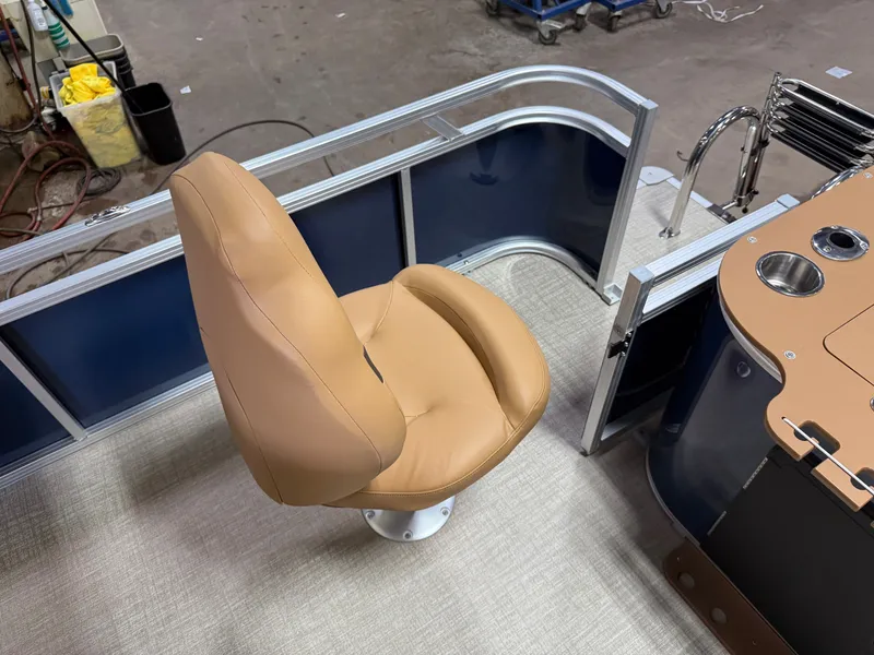 Slide: The Image of Tahoe Sport 2385 Rear Fish & Honda 4-Stroke EFI 2026 - 22