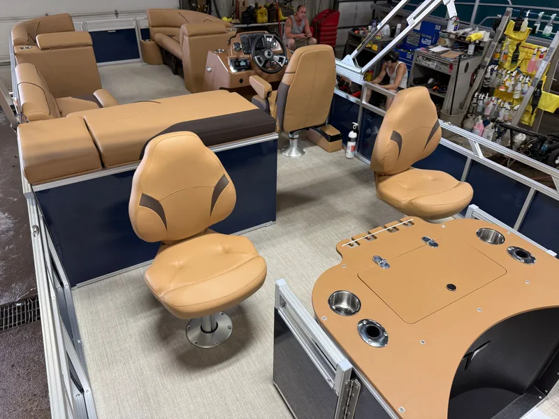 Slide: The Image of Tahoe Sport 2385 Rear Fish & Honda 4-Stroke EFI 2026 - 23