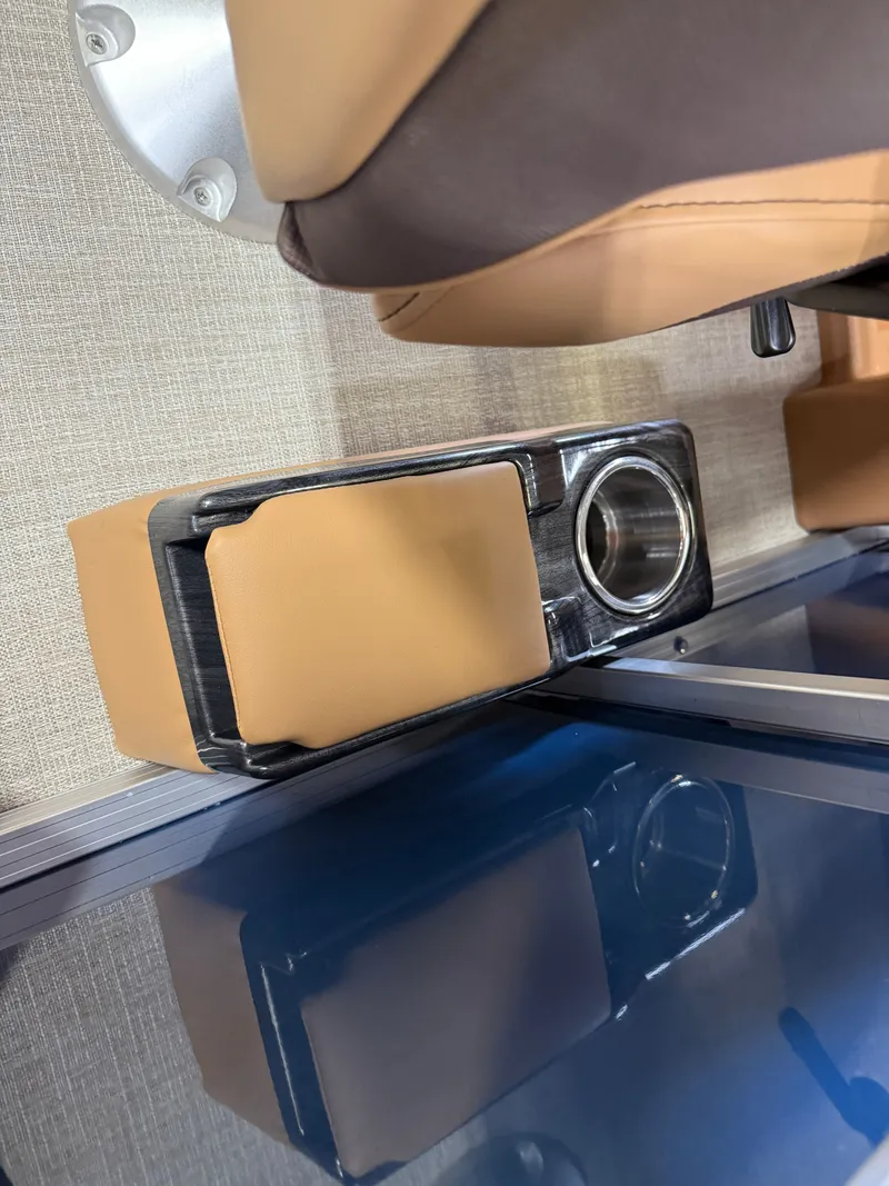 Slide: The Image of Tahoe Sport 2385 Rear Fish & Honda 4-Stroke EFI 2026 - 25