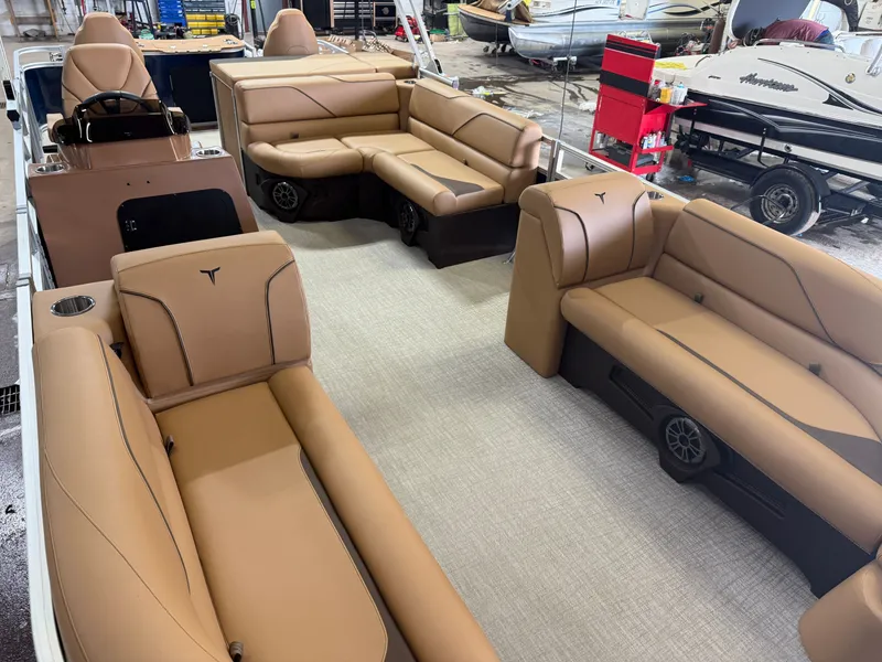 Slide: The Image of Tahoe Sport 2385 Rear Fish & Honda 4-Stroke EFI 2026 - 32