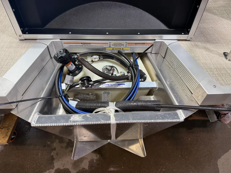 Slide: The Image of Tahoe Sport 2385 Rear Fish & Honda 4-Stroke EFI 2026 - 40