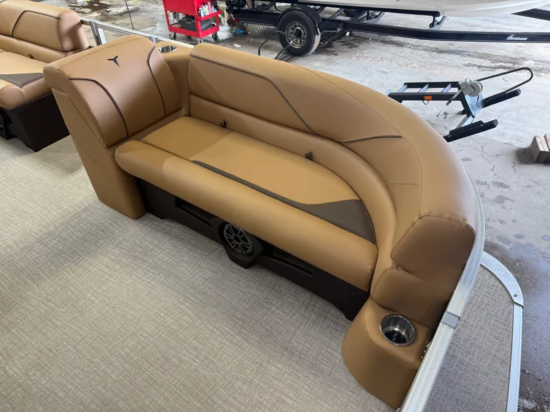 Slide: The Image of Tahoe Sport 2385 Rear Fish & Honda 4-Stroke EFI 2026 - 8