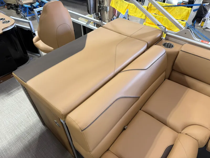 Slide: The Image of Tahoe Sport 2385 Rear Fish & Honda 4-Stroke EFI 2026 - 16