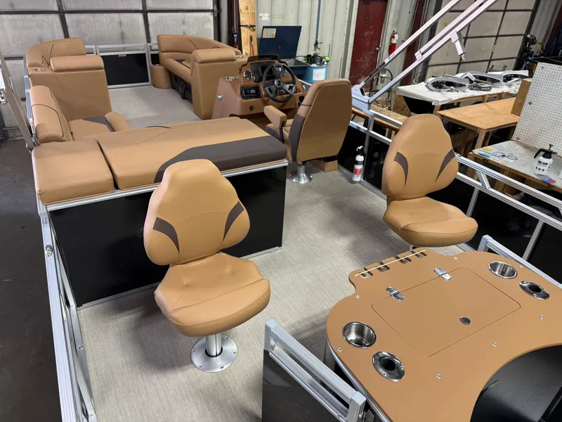 Slide: The Image of Tahoe Sport 2385 Rear Fish & Honda 4-Stroke EFI 2026 - 21