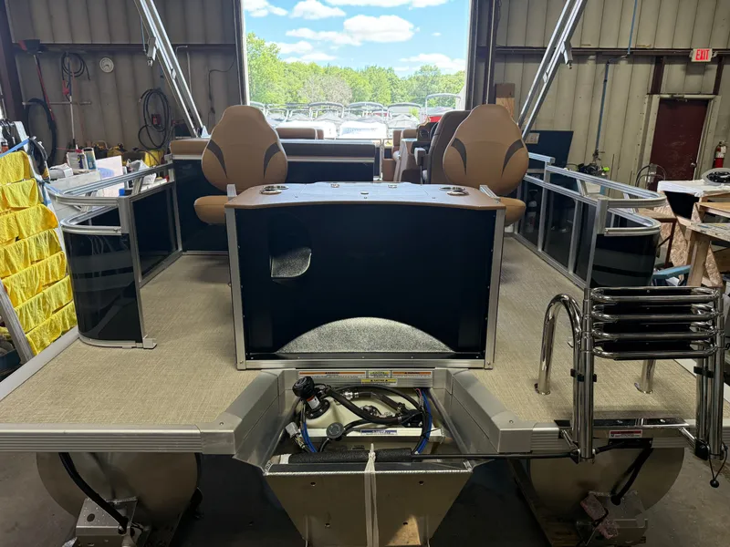 Slide: The Image of Tahoe Sport 2385 Rear Fish & Honda 4-Stroke EFI 2026 - 36