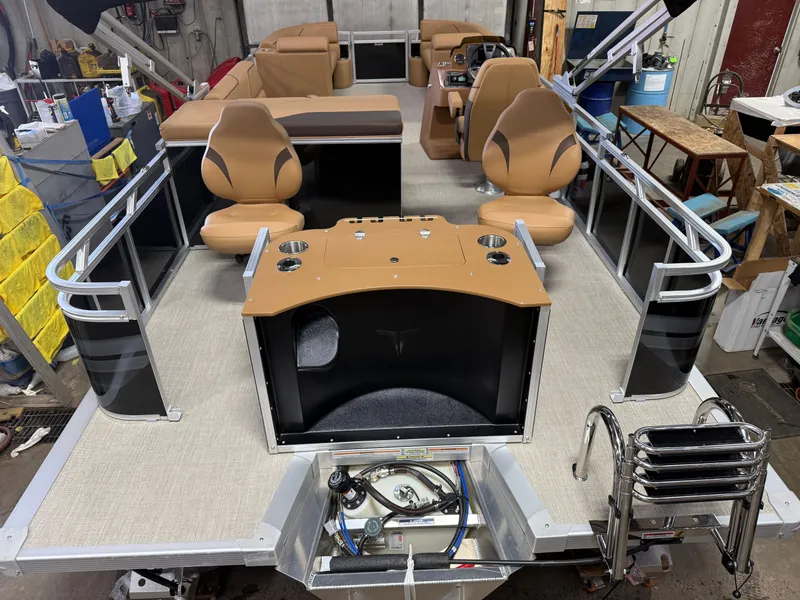 Slide: The Image of Tahoe Sport 2385 Rear Fish & Honda 4-Stroke EFI 2026 - 5