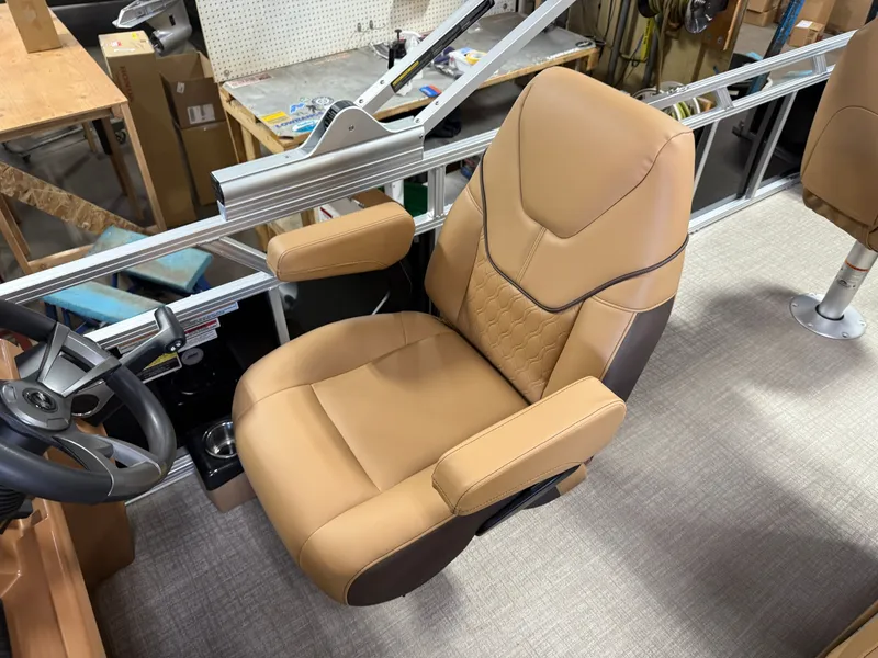 Slide: The Image of Tahoe Sport Rear Fish 2385 & 4-Stroke $33995 2026 - 11