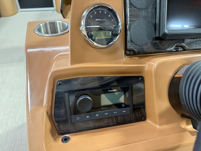 Slide: The Image of Tahoe Sport Rear Fish 2385 & 4-Stroke $33995 2026 - 13