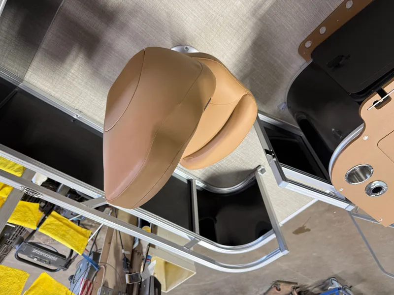 Slide: The Image of Tahoe Sport Rear Fish 2385 & 4-Stroke $33995 2026 - 18