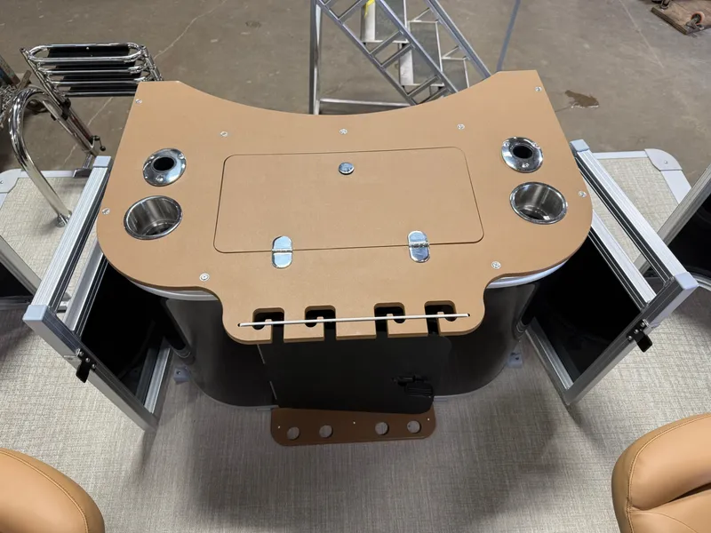 Slide: The Image of Tahoe Sport Rear Fish 2385 & 4-Stroke $33995 2026 - 19