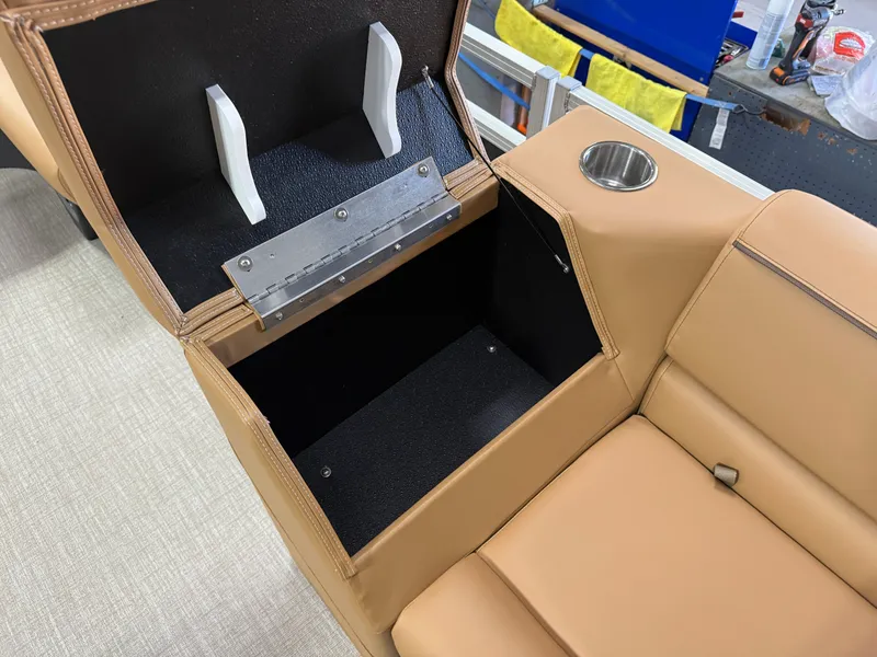 Slide: The Image of Tahoe Sport Rear Fish 2385 & 4-Stroke $33995 2026 - 25