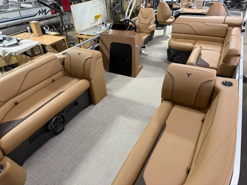 Slide: The Image of Tahoe Sport Rear Fish 2385 & 4-Stroke $33995 2026 - 28