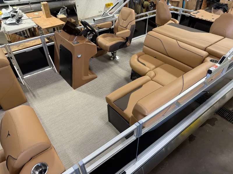 Slide: The Image of Tahoe Sport Rear Fish 2385 & 4-Stroke $33995 2026 - 3