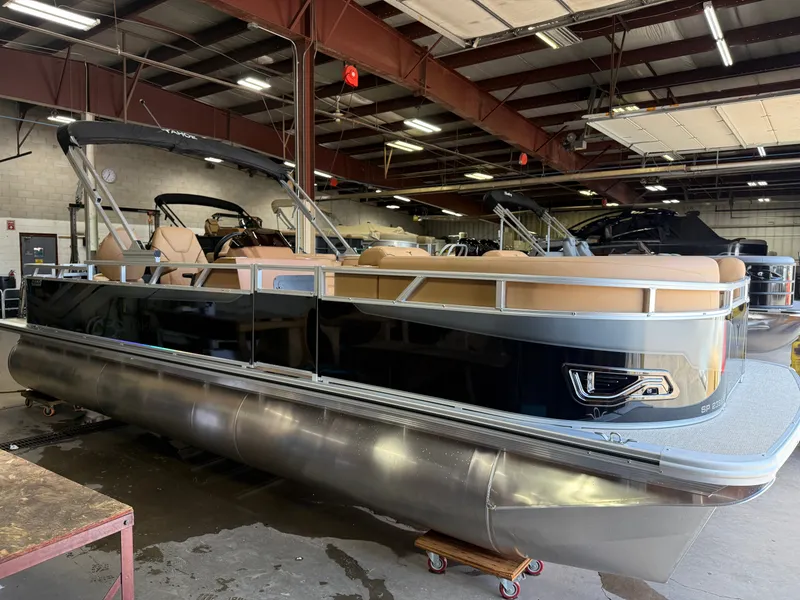 Slide: The Image of Tahoe Sport Rear Fish 2385 & 4-Stroke $33995 2026 - 39