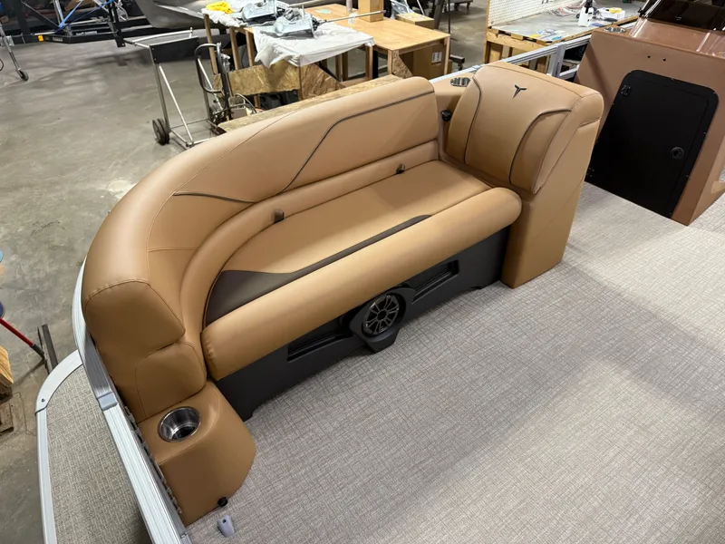 Slide: The Image of Tahoe Sport Rear Fish 2385 & 4-Stroke $33995 2026 - 7