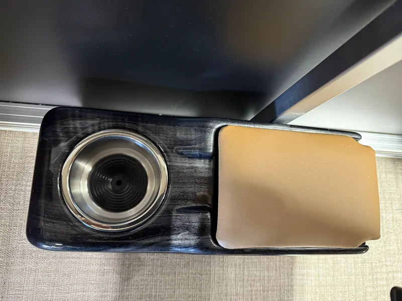 Slide: The Image of Tahoe Sport 2385 Rear Fish & Honda 4-Stroke EFI 2026 - 16