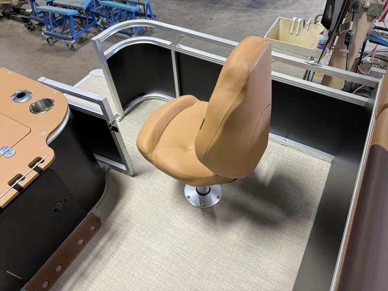 Slide: The Image of Tahoe Sport 2385 Rear Fish & Honda 4-Stroke EFI 2026 - 19