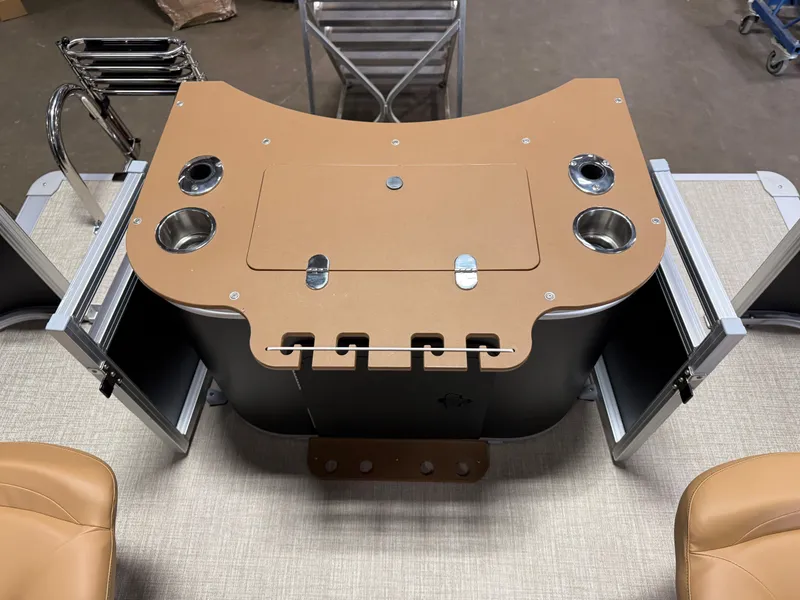 Slide: The Image of Tahoe Sport 2385 Rear Fish & Honda 4-Stroke EFI 2026 - 20