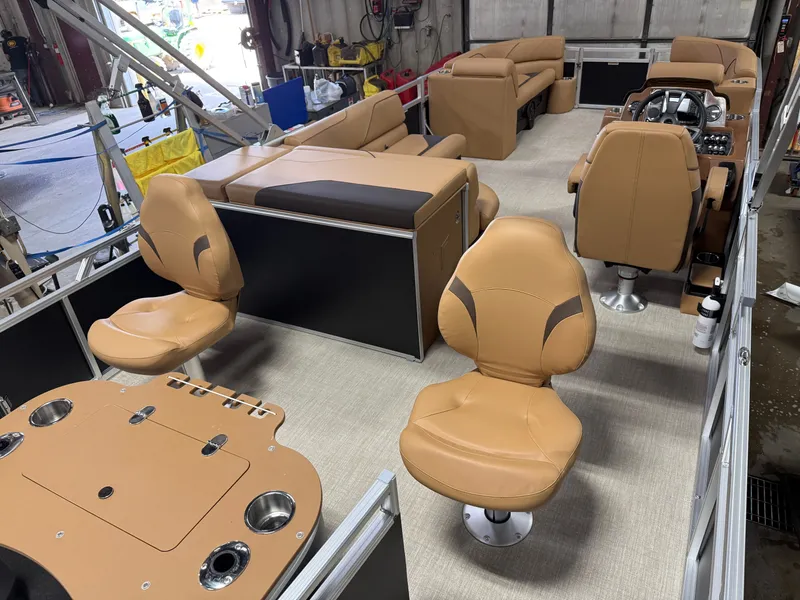 Slide: The Image of Tahoe Sport 2385 Rear Fish & Honda 4-Stroke EFI 2026 - 23