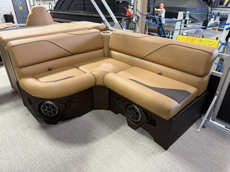 Slide: The Image of Tahoe Sport 2385 Rear Fish & Honda 4-Stroke EFI 2026 - 25