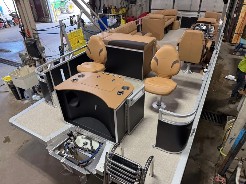 Slide: The Image of Tahoe Sport 2385 Rear Fish & Honda 4-Stroke EFI 2026 - 39