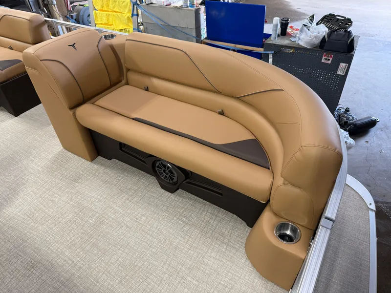 Slide: The Image of Tahoe Sport 2385 Rear Fish & Honda 4-Stroke EFI 2026 - 8