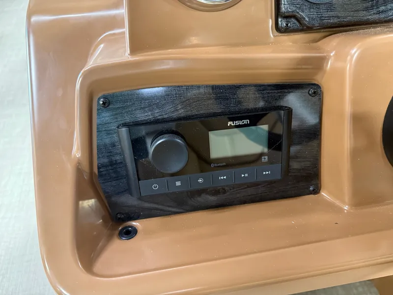 Slide: The Image of Tahoe Sport Rear Fish 2385 & 4-Stroke $33995 2026 - 13