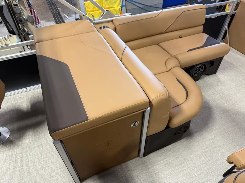 Slide: The Image of Tahoe Sport Rear Fish 2385 & 4-Stroke $33995 2026 - 17