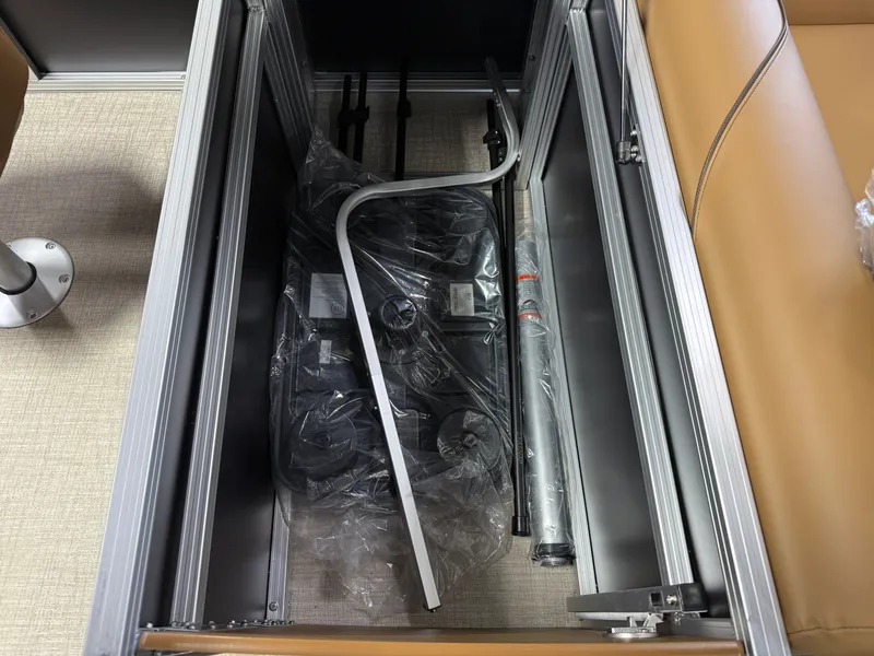 Slide: The Image of Tahoe Sport Rear Fish 2385 & 4-Stroke $33995 2026 - 18