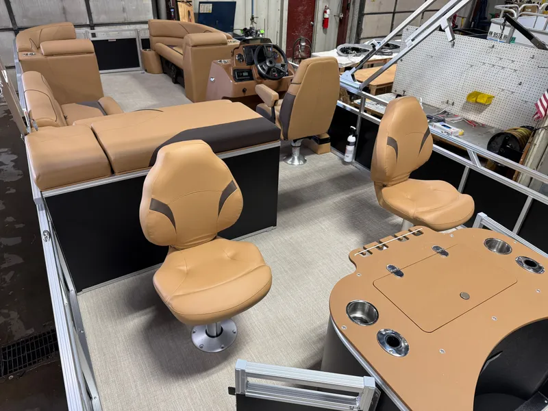 Slide: The Image of Tahoe Sport Rear Fish 2385 & 4-Stroke $33995 2026 - 22