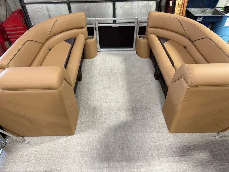 Slide: The Image of Tahoe Sport Rear Fish 2385 & 4-Stroke $33995 2026 - 24