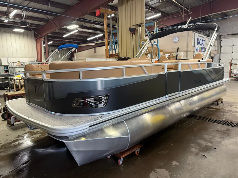 Slide: The Image of Tahoe Sport Rear Fish 2385 & 4-Stroke $33995 2026 - 33