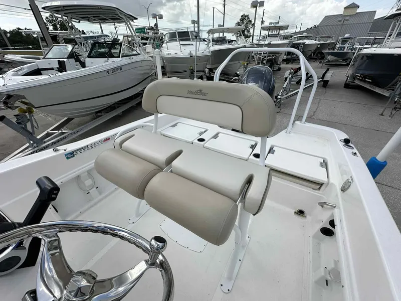 Slide: The Image of 2022 NAUTICSTAR 231 HYBRID - Image 10 - 10