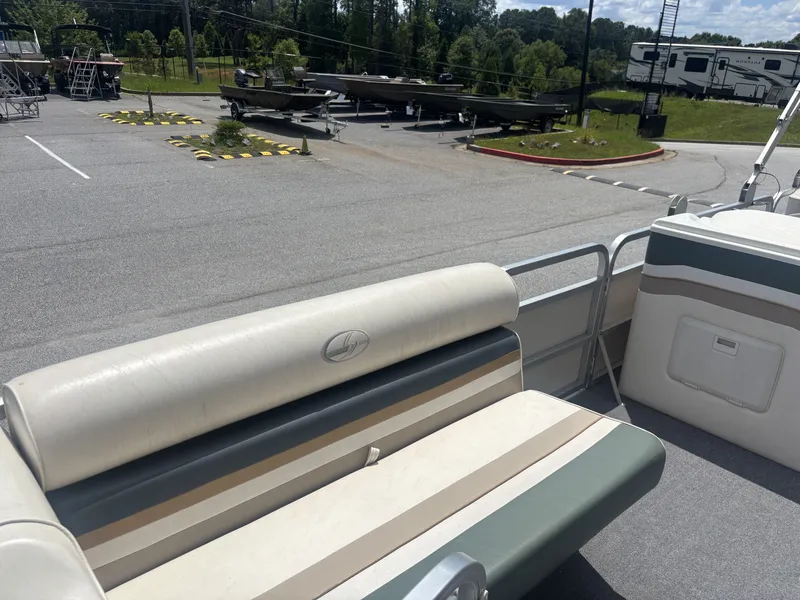 Slide: The Image of Sylvan Elite 820 w/New Tohatsu Engine and Single Axle Trailer Included 1999 - 32