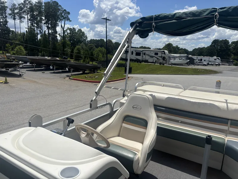 Slide: The Image of Sylvan Elite 820 w/New Tohatsu Engine and Single Axle Trailer Included 1999 - 33