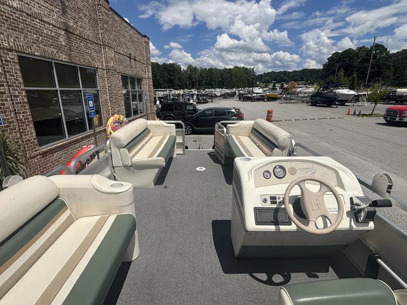 Slide: The Image of Sylvan Elite 820 w/New Tohatsu Engine and Single Axle Trailer Included 1999 - 46