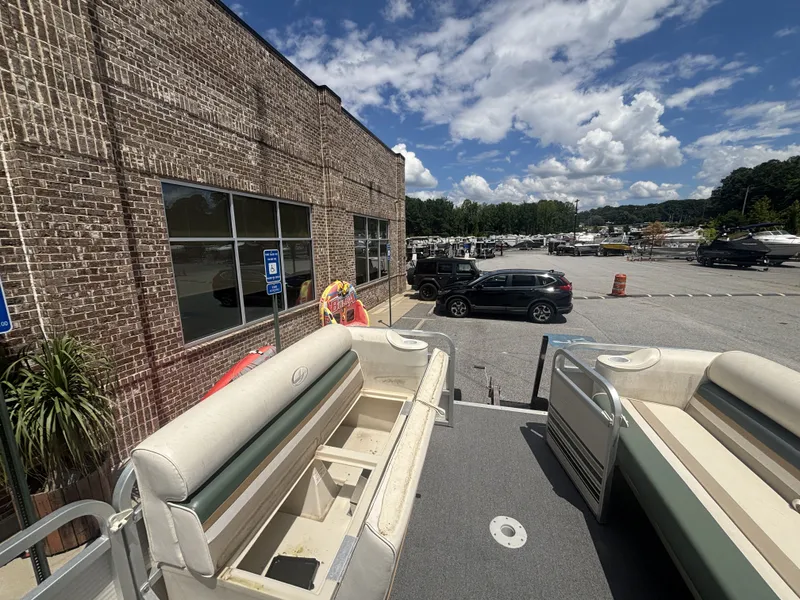 Slide: The Image of Sylvan Elite 820 w/New Tohatsu Engine and Single Axle Trailer Included 1999 - 7