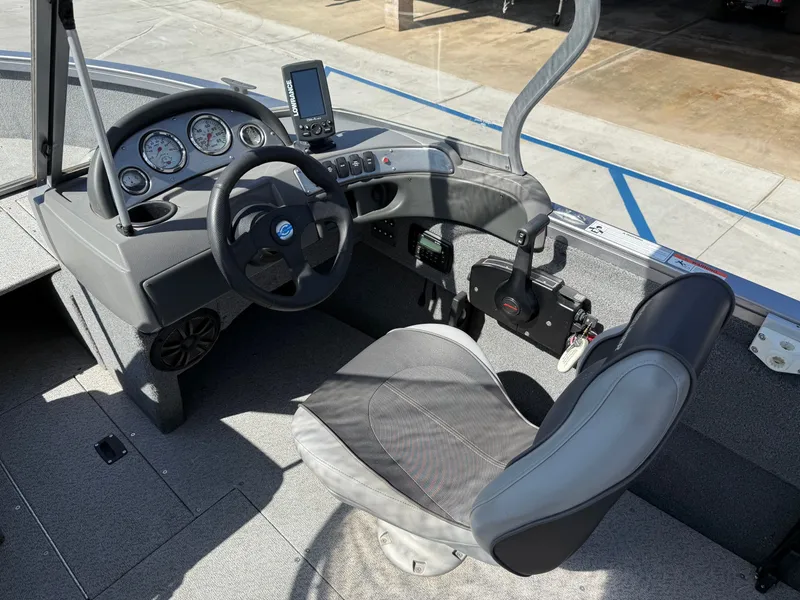 Slide: The Image of Crestliner 1650 Superhawk w/ 90HP Mercury! 2015 - 7