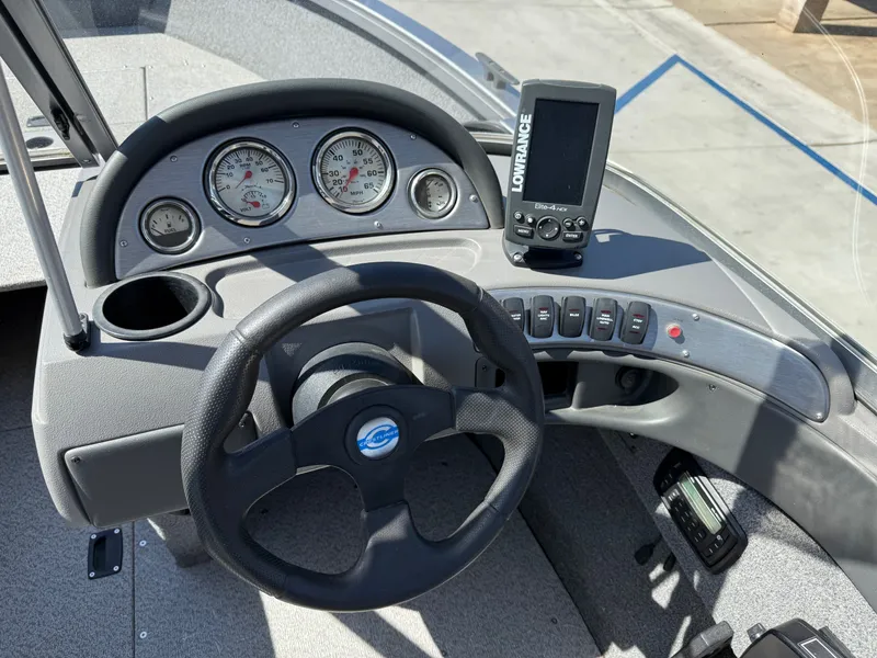 Slide: The Image of Crestliner 1650 Superhawk w/ 90HP Mercury! 2015 - 8