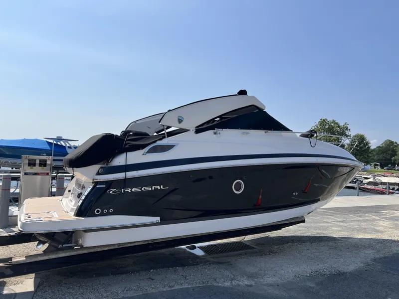 Slide: The Image of Regal 28 Express 2017 - 4