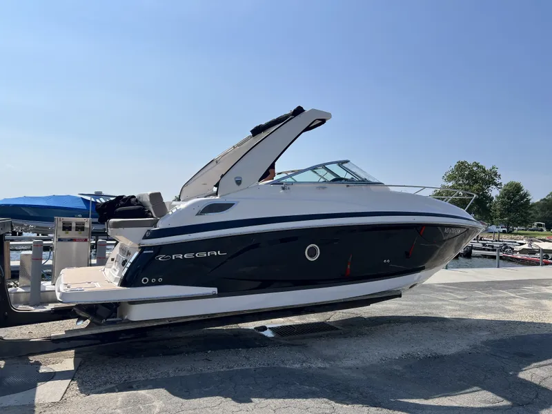 Slide: The Image of Regal 28 Express 2017 - 5