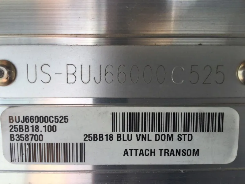 Slide: The Image of Sun Tracker Bass Buggy 18 DLX 2025 - 6