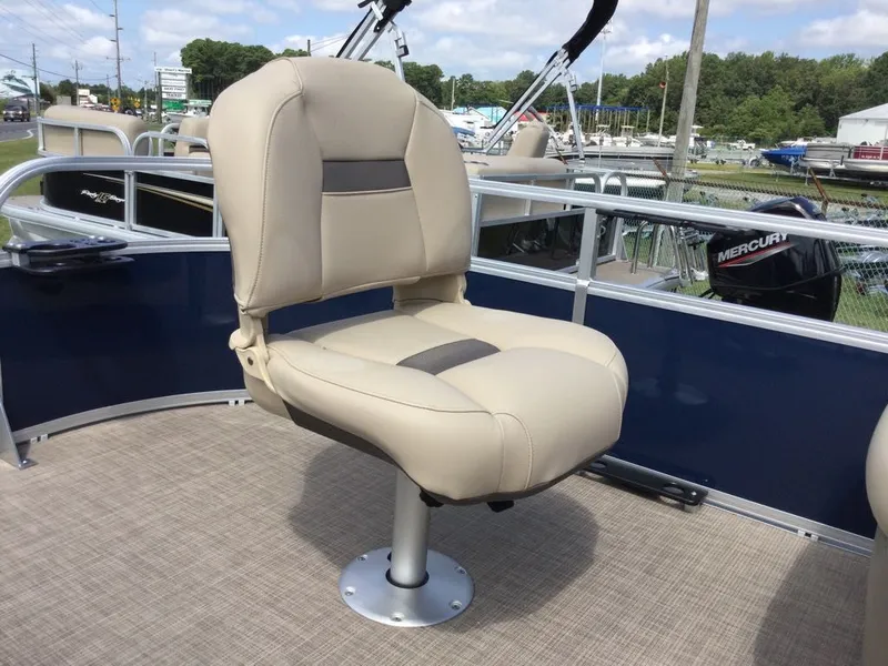 Slide: The Image of Sun Tracker BB16XLS BLU VNL 50 2025 - 17