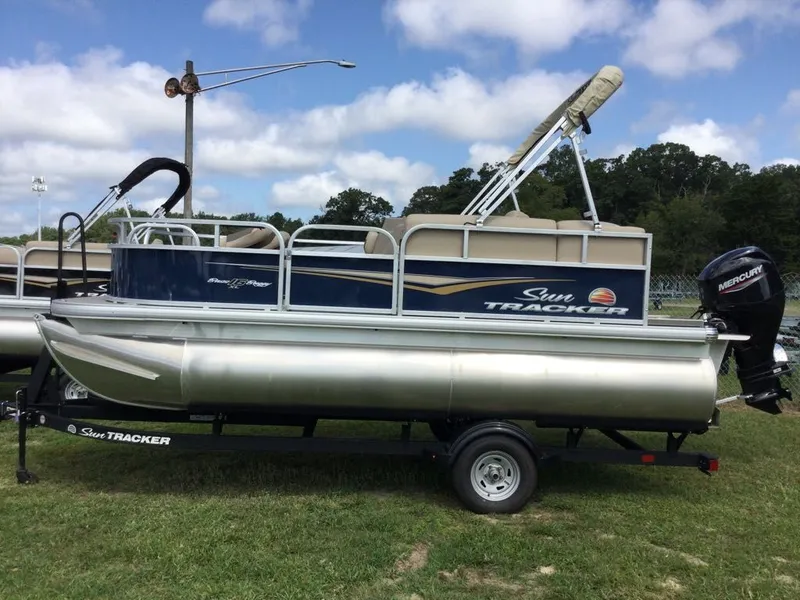 Slide: The Image of Sun Tracker BB16XLS BLU VNL 50 2025 - 29