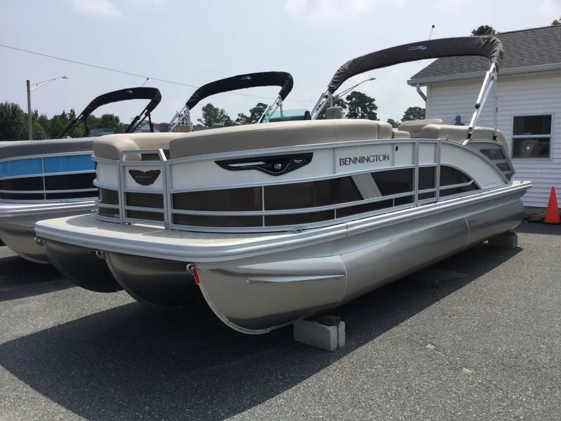 The Image of Bennington 22MLSE SPS TRI-LOG 2026 - 1