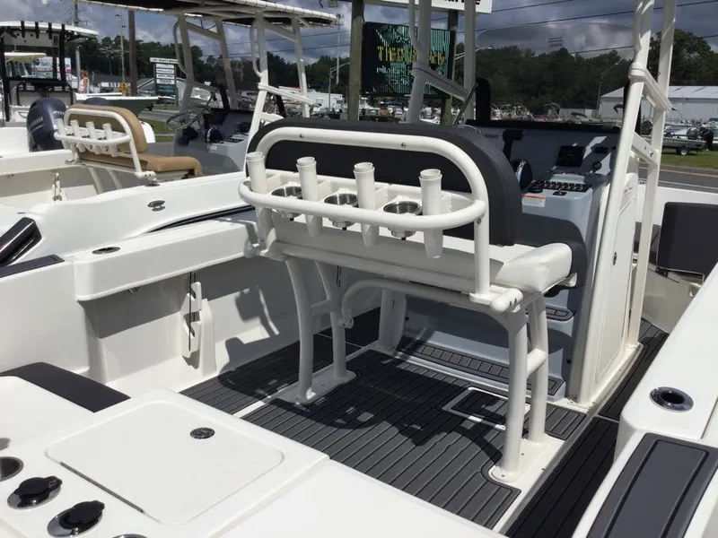 Slide: The Image of Bayliner TROPHY CC20 2025 - 10