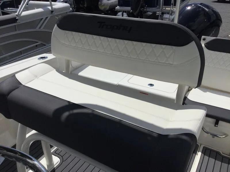 Slide: The Image of Bayliner TROPHY CC20 2025 - 11