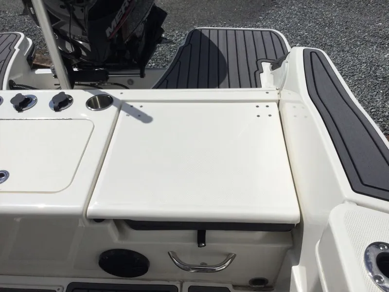 Slide: The Image of Bayliner TROPHY CC20 2025 - 13