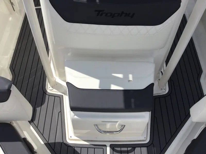 Slide: The Image of Bayliner TROPHY CC20 2025 - 5